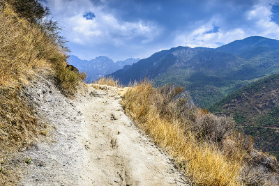 虎跳峡