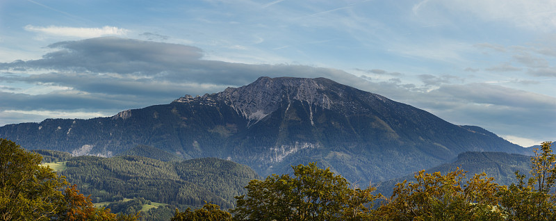 阿尔卑斯山的全景(Ötscher)在下奥地利