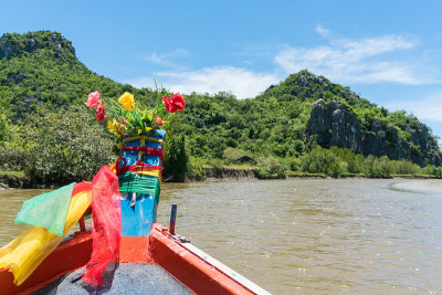 在Khao Dang运河和岩石或石山在Prachuap Khiri Khan泰国5