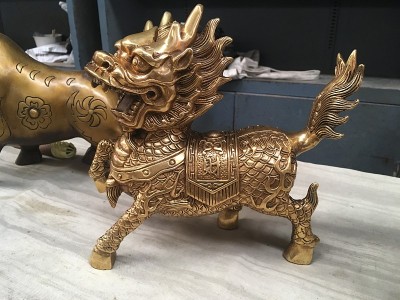 金狮雕塑