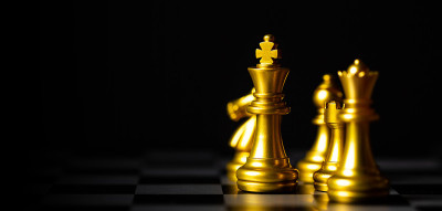 棋牌游戏为理念与竞争与策略，商业成功理念。