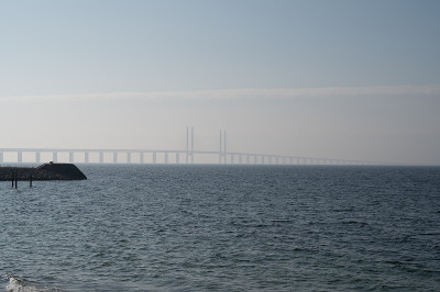 Öresund在雾中可见的桥