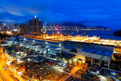 市中心的交通夜