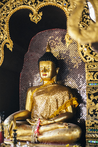 金色的佛像