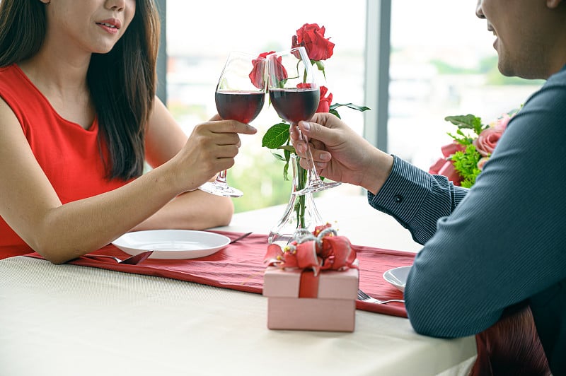 Couple in love have romantic dinner for Valentine'