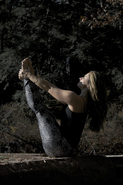 女船式(Paripurna Navasana)