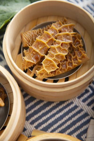 中国传统点心的特写——炖牛肚