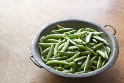 用滤嘴夹豌豆