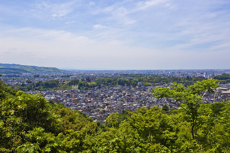 从Utatsuyama公园可以看到金泽的城市景观