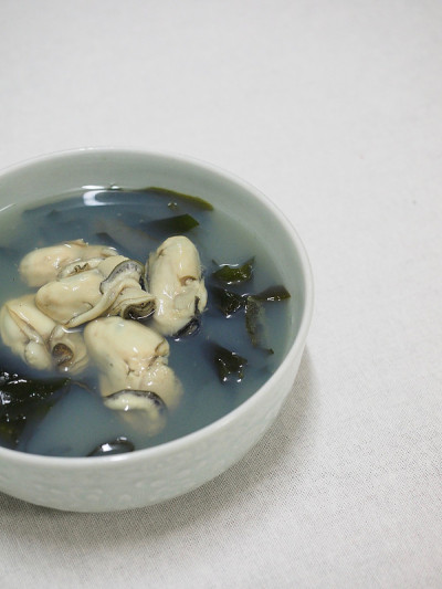 韩国美食牡蛎紫菜汤，美炖锅