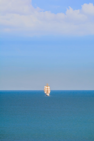 海上的帆船