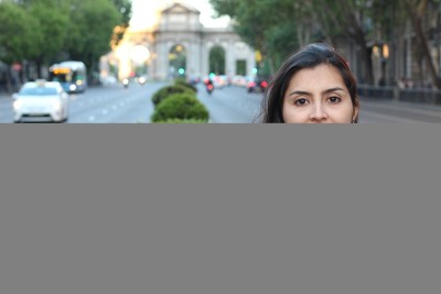 优雅的民族女性与复制空间