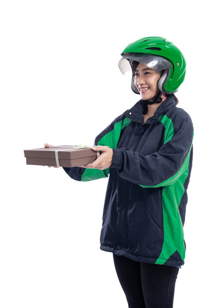 女快递员或快递员