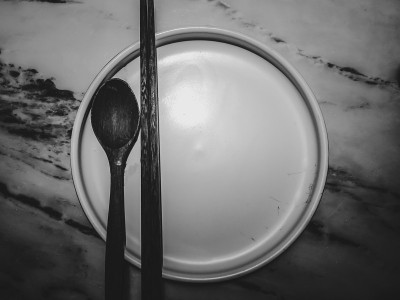中国传统的黑白餐具