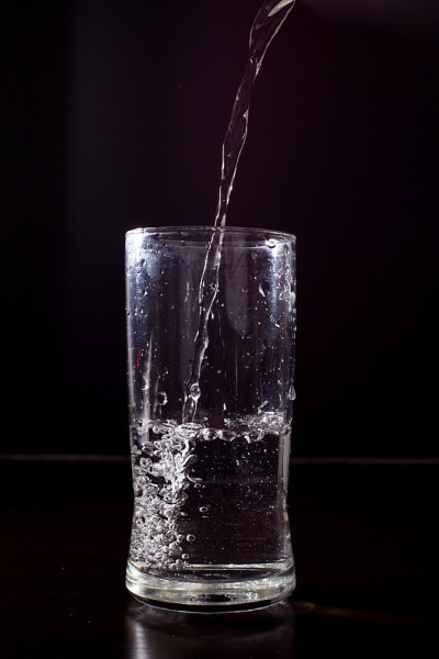 水