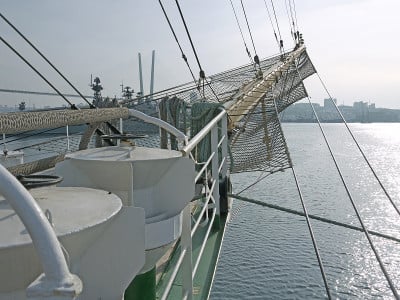 船首斜桅帆船