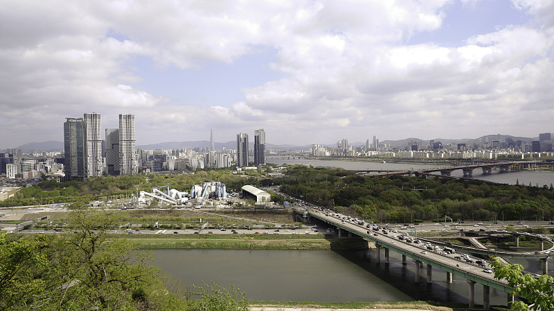 从云宝山看首尔风景