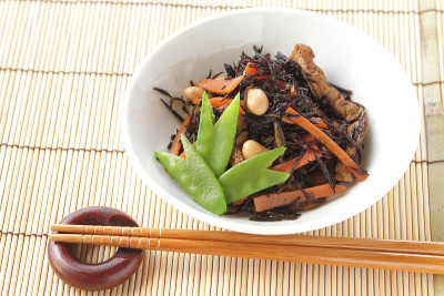 日本小火炖羊栖菜，可食用的褐藻