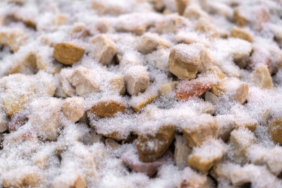 白雪覆盖的装饰性dtone骨料、碎石