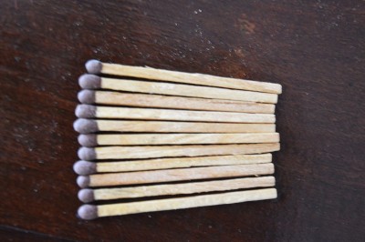 桌上有木火柴