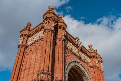 凯旋门，由建筑师Josep Vilaseca i Casanovas建造，作为1888年巴塞罗那世界