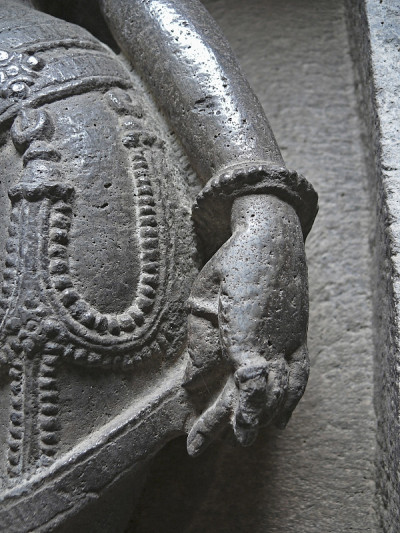 Bhuleshvar寺庙的雕像
