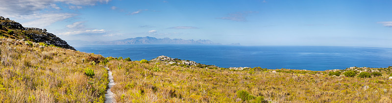 开普敦海岸的山顶徒步旅行小径