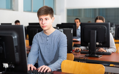 计算机科学课在大学课堂