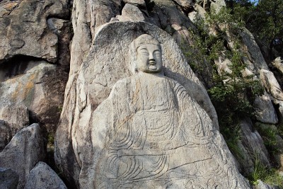 韩国庆州南山石刻佛像浮雕