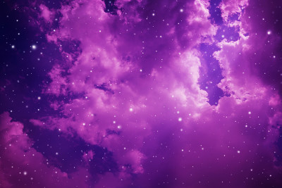 满天星星的夜空。