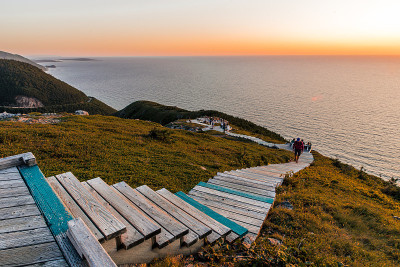 在布雷顿角高地国家公园徒步旅行风景优美的天际线，卡伯特小径