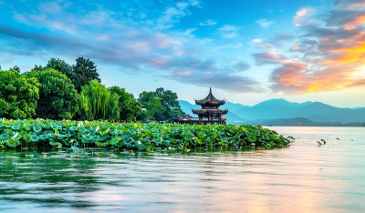 杭州西湖美丽的风景和建筑景观