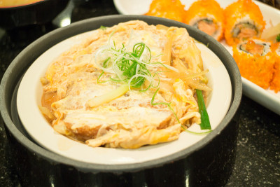 日本炒猪排配米饭