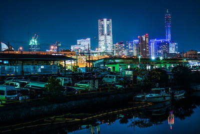 横滨港的船只和横滨港的港人未来的夜景