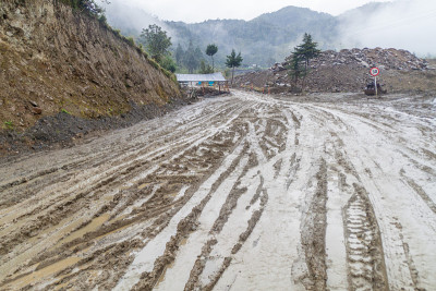 哥伦比亚昆卡地区的公路状况很差