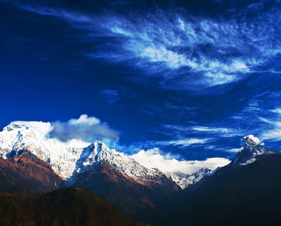 Machapuchare和Annapurna山脉，尼泊尔。