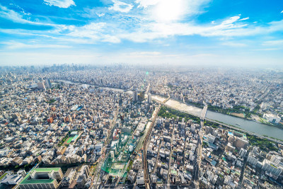 城市城市天际线鸟瞰图在近藤区，日本