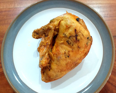 印度尼西亚巴东食品- Ayam Bakar巴东或烤鸡从西苏门答腊岛