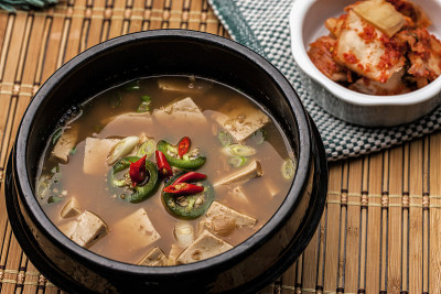 韩国电jang汤的特写。