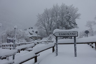 坎弗朗的一个下雪的早晨