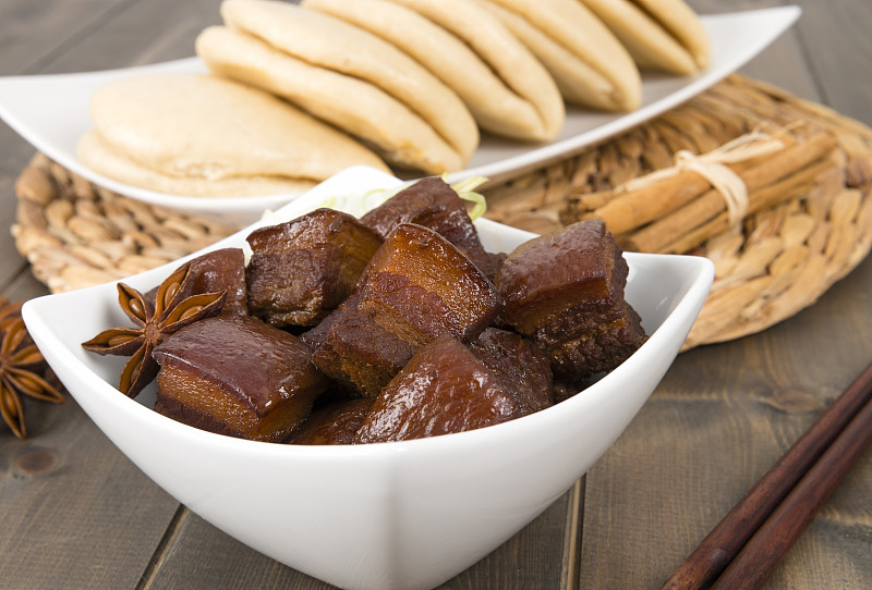 Hong Shao Rou (紅燒肉) - Chinese Red Braised Pork