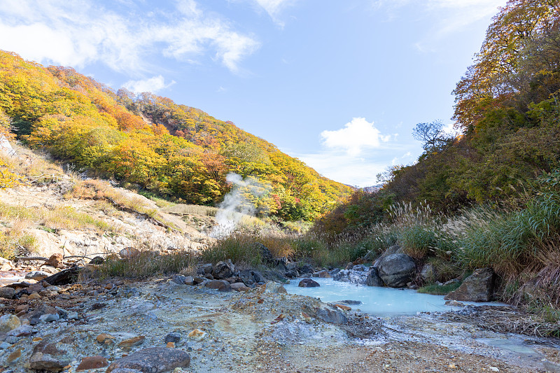 日本秋田县奶头温泉村，仙都河