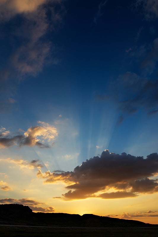 夕阳与阳光，夏夜