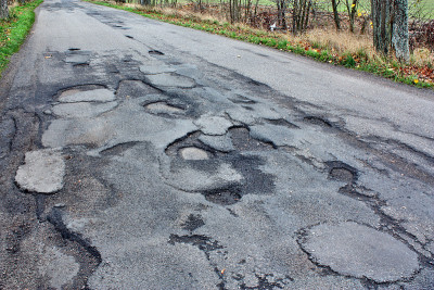 糟糕的道路沥青