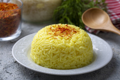 一盘藏红花米饭肉饭(土耳其名字;safranli pilav)