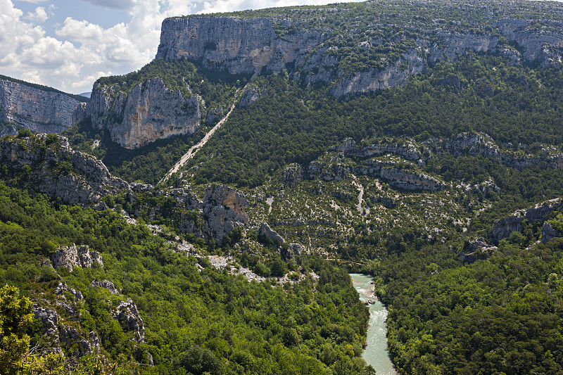 法国。Alpes-de-Haute-Provence。峡谷