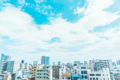 城市城市天际线鸟瞰图在近藤区，日本