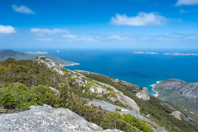从澳大利亚奥伯伦山俯瞰，威尔逊海角风景优美的海岸线