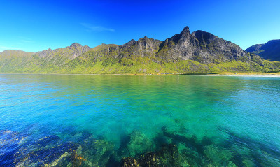 挪威森雅岛的厄斯峡湾海滩