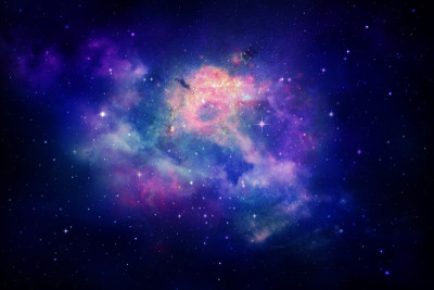 有星星和星云的夜空。